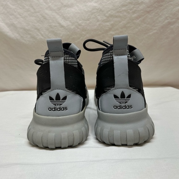 Men’s Adidas Gray and Black Tubular x High Cut Tennis Shoes Size 9 - Picture 5 of 16